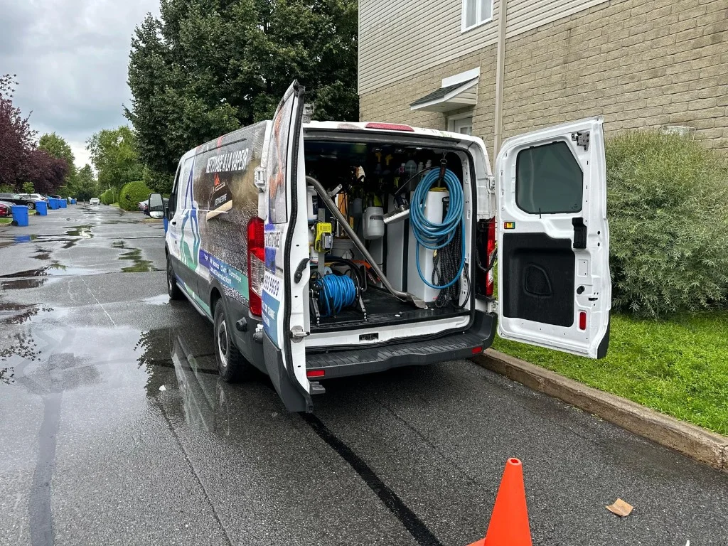 Camion Usine - Vue latérale